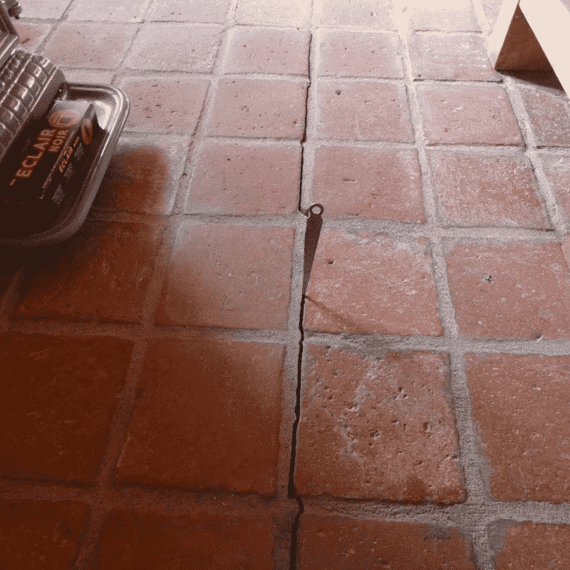 Tassement de dalle suite à des fissures sécheresses dans le 85